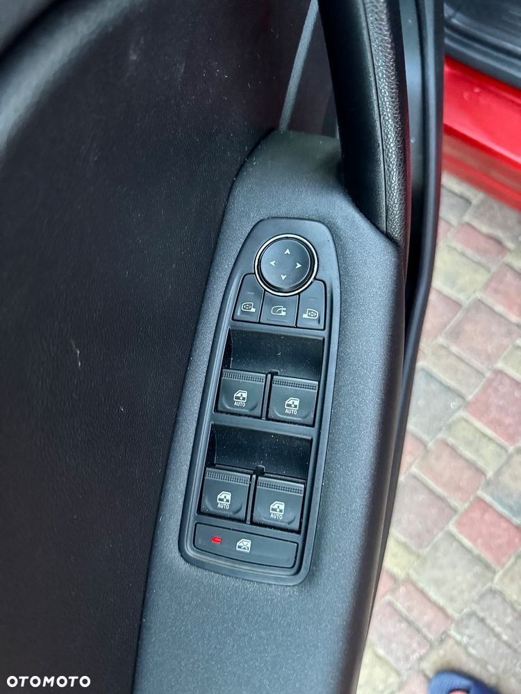 Renault Captur TCe 100 INTENS - 19