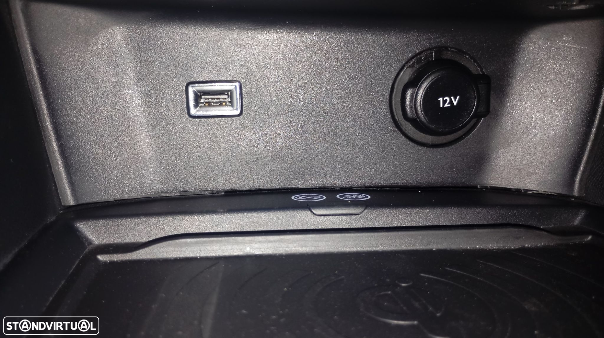 Peugeot 3008 PureTech 130 Stop & Start GPF EAT8 Allure Business-Pack - 37