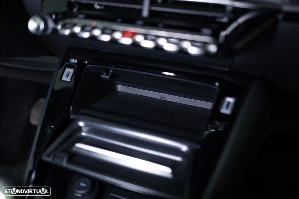 Peugeot 2008 1.2 Allure - 33