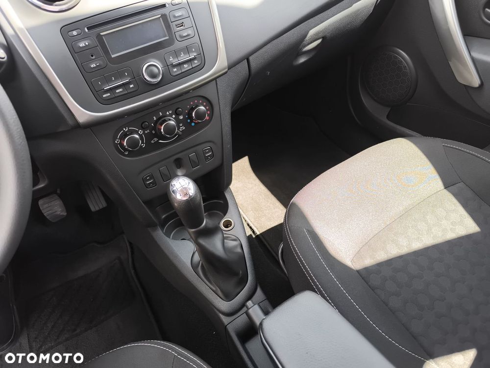 Dacia Sandero 1.2 16V Laureate - 15