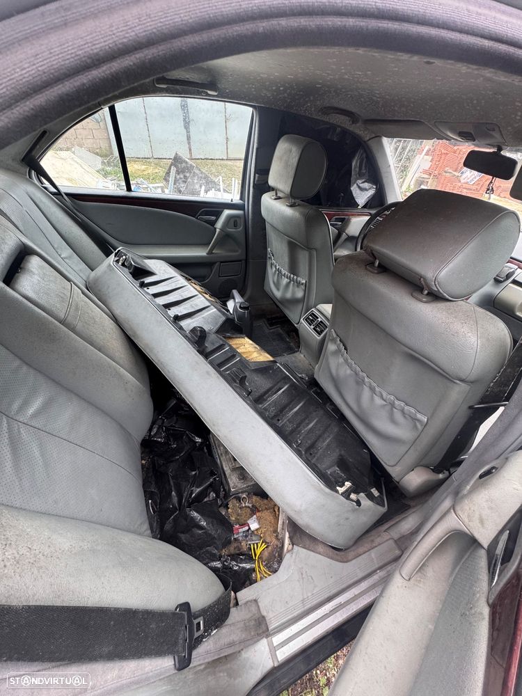 Mercedes-Benz E 220 CDI Classic - 4