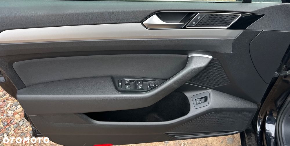 Volkswagen Passat - 21