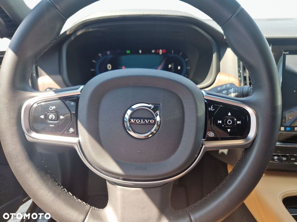 Volvo V90 Cross Country - 21
