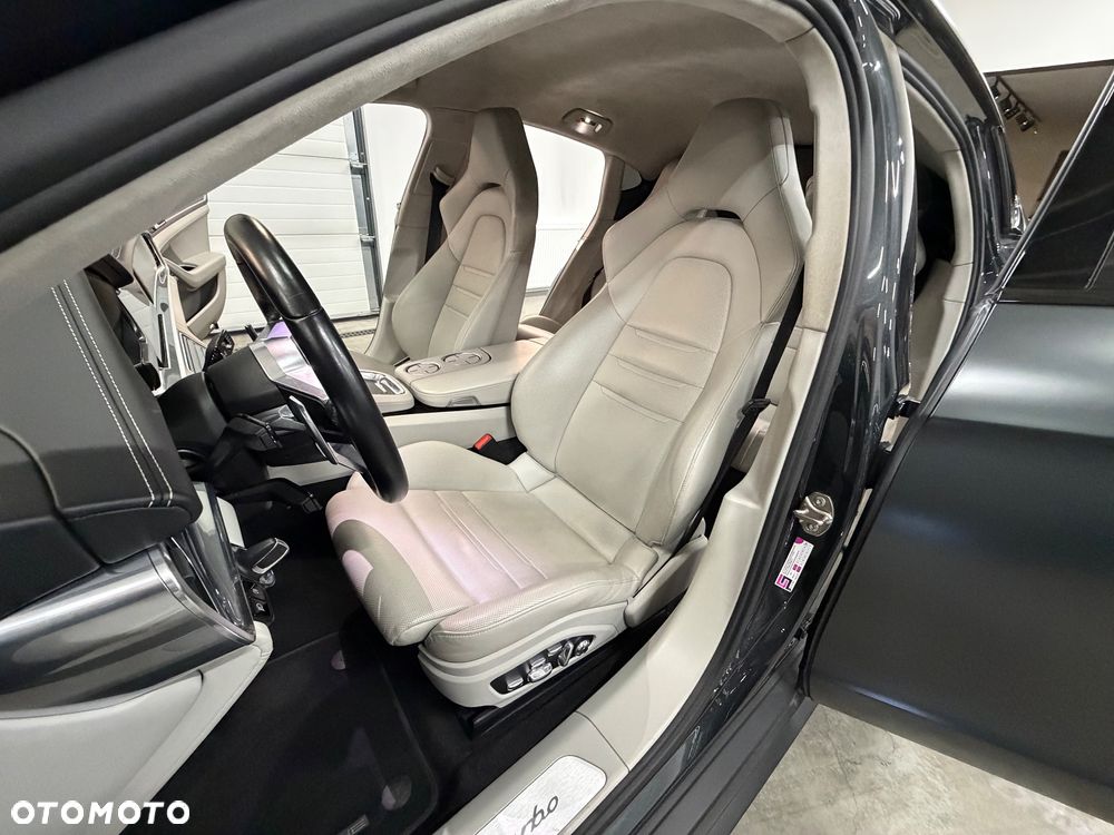 Porsche Panamera Turbo - 19