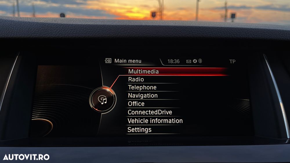 BMW Seria 5 525d xDrive AT - 23