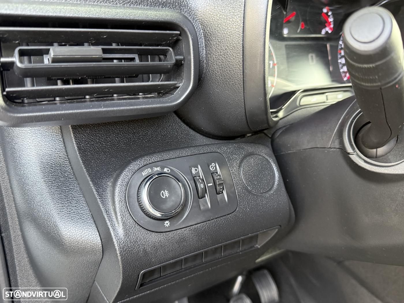 Opel Combo 1.5 CDTI IVA Dedutivel 3 Lug. Ecrã - 22