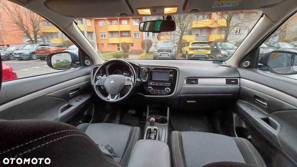 Mitsubishi Outlander 2.0 Intense + 4WD CVT - 7