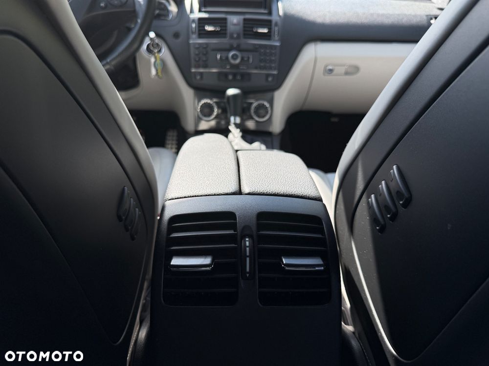 Mercedes-Benz Klasa C 63 AMG 7G-TRONIC SPORT EDITION - 22