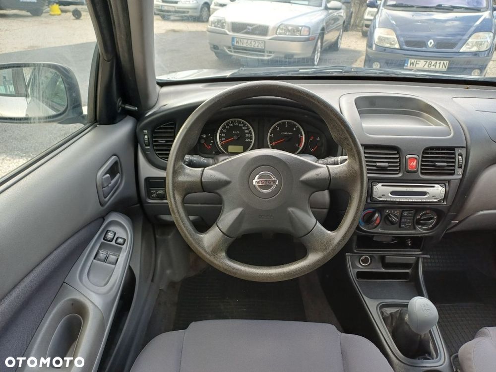 Nissan Almera - 10