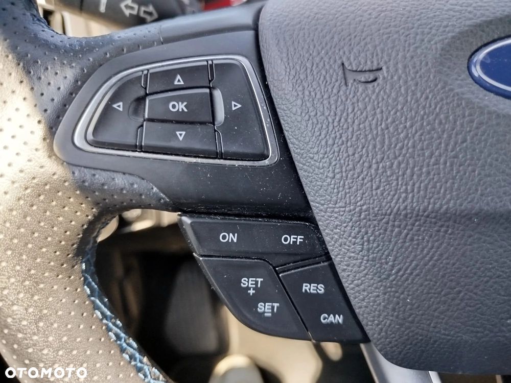 Ford Focus - 25