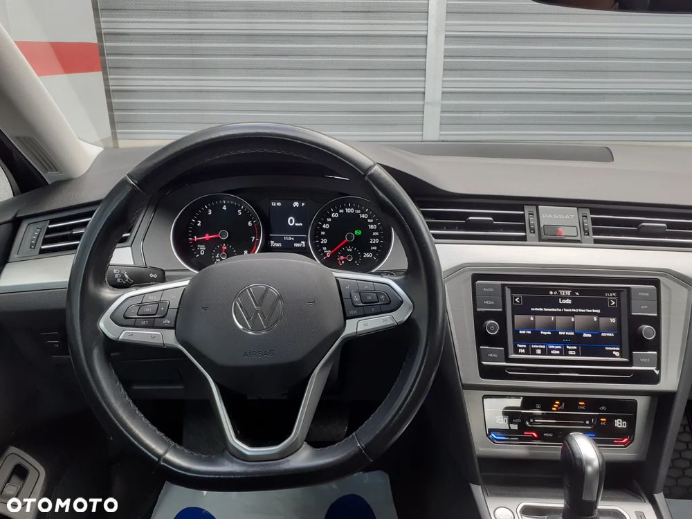 Volkswagen Passat - 10