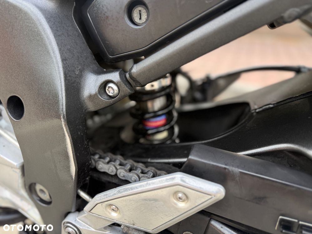 Yamaha FZ - 23