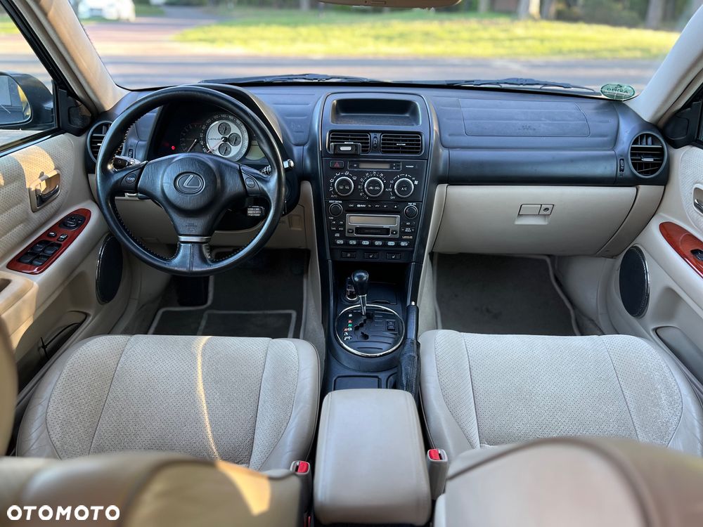 Lexus IS 300 Prestige - 7