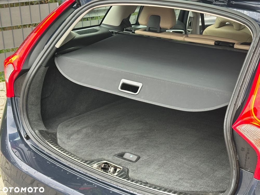 Volvo V60 D4 Momentum - 35