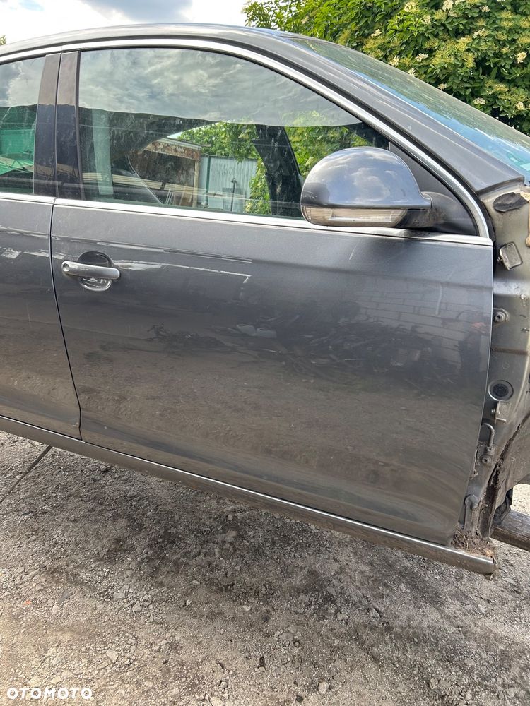 Drzwi prawe przód VW Jetta Golf V LD7X - 1