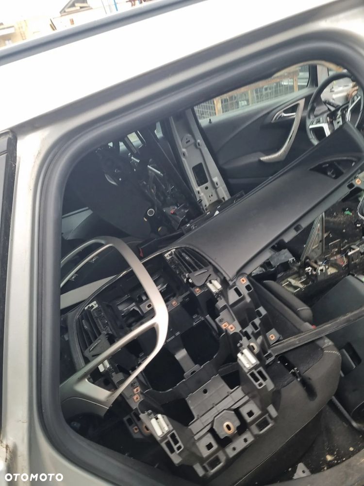 Opel Astra J IV kombi cdti na czesci - 7