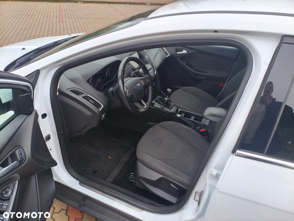 Ford Focus 1.0 EcoBoost Titanium ASS - 10