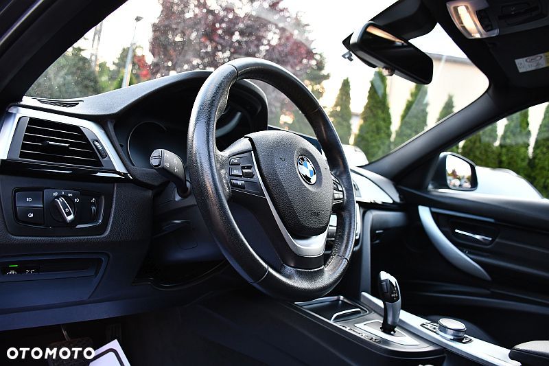 BMW Seria 3 320d xDrive Edition Luxury Line Purity - 11