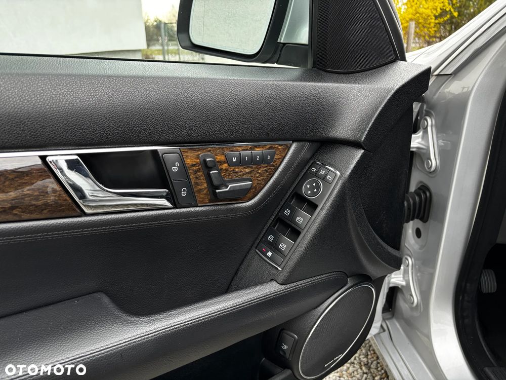 Mercedes-Benz Klasa C - 36