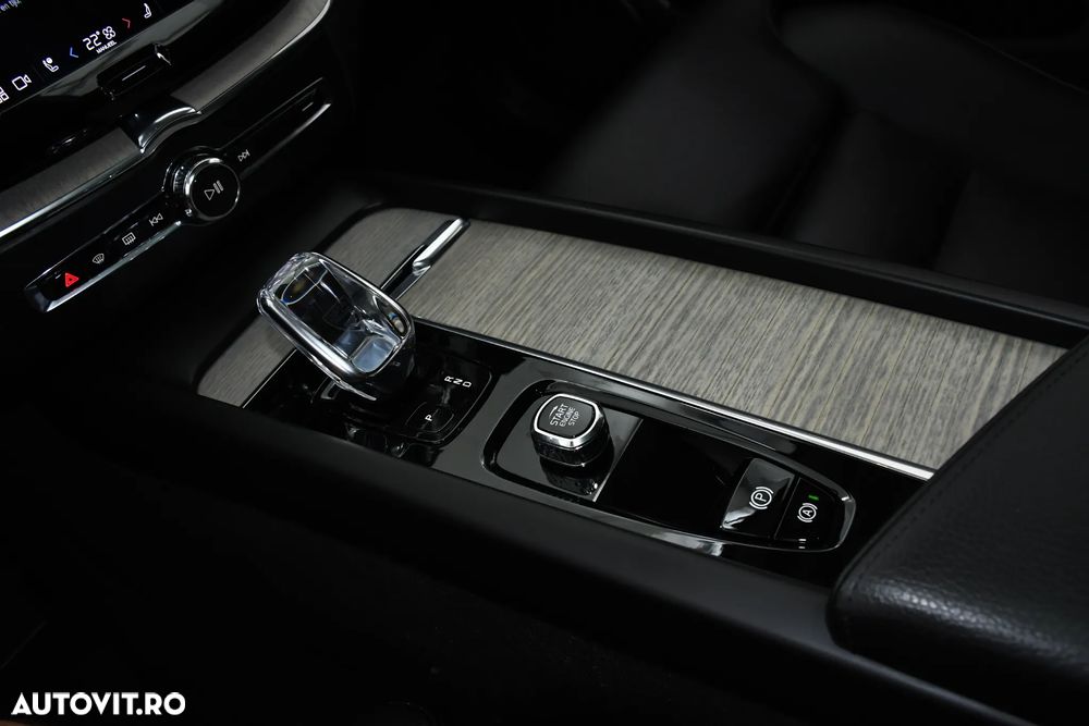 Volvo XC 60 T6 AWD Recharge Geartronic Inscription - 15