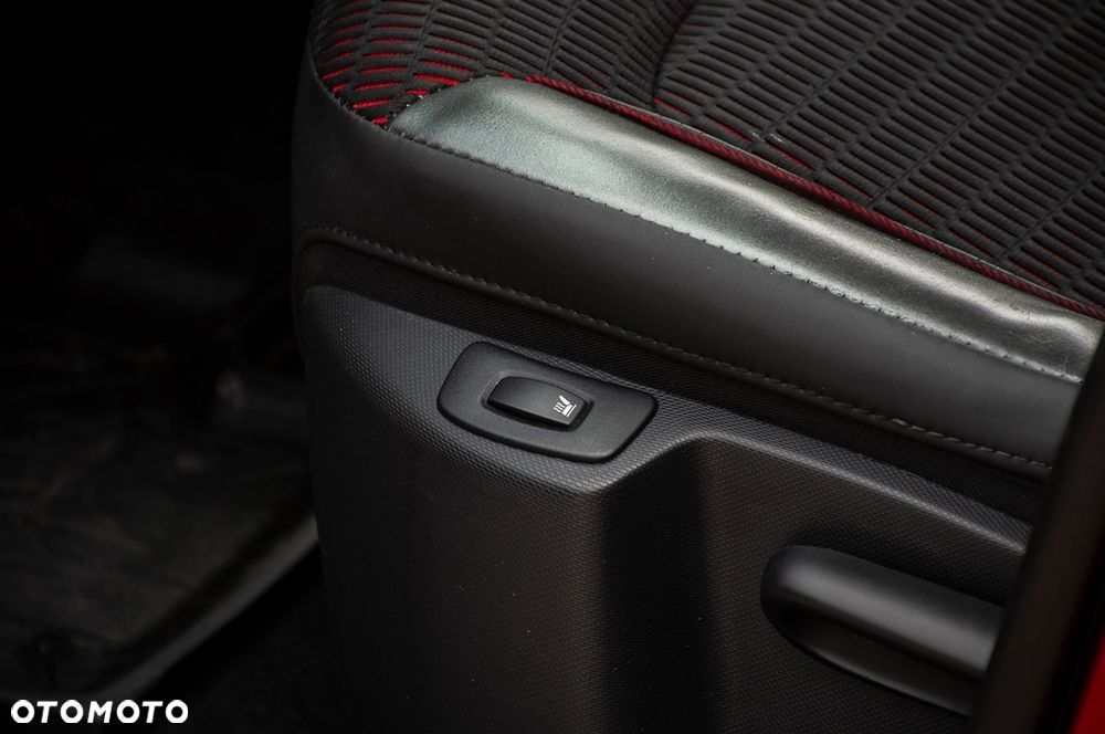 Renault Captur 1.2 TCe Helly Hansen EDC - 38