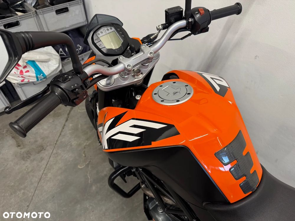 KTM Duke 125 - 19