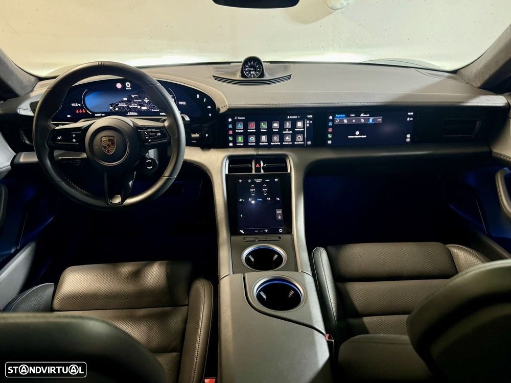 Porsche Taycan Turbo - 35