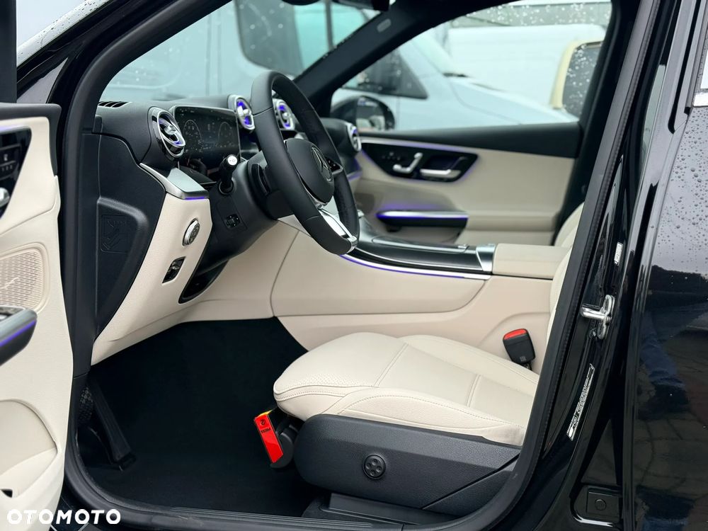 Mercedes-Benz GLC - 16