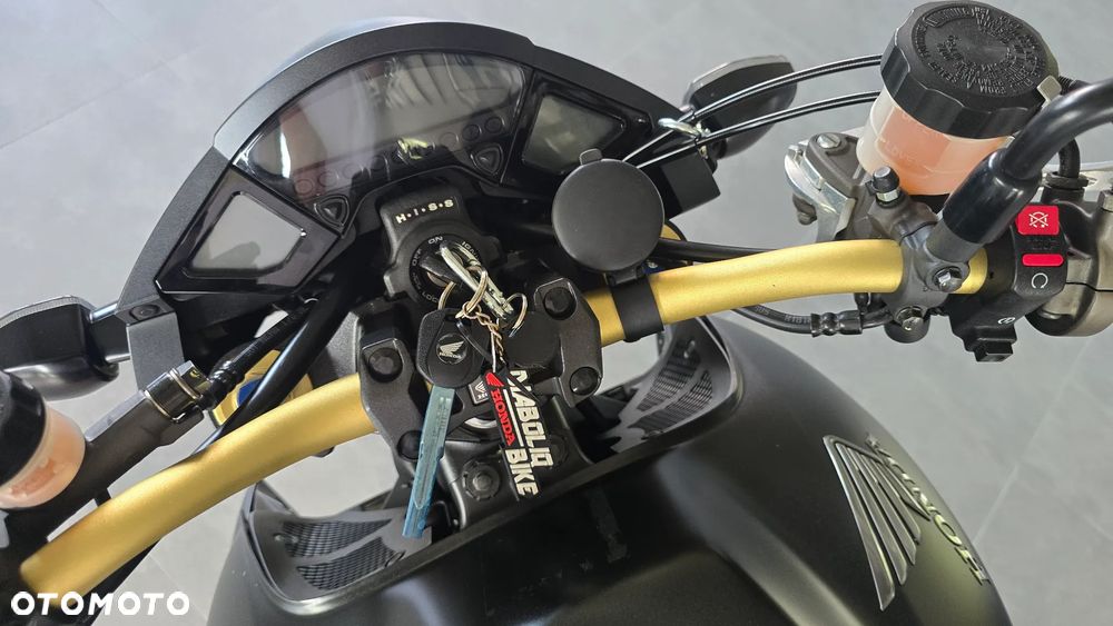 Honda CB - 15