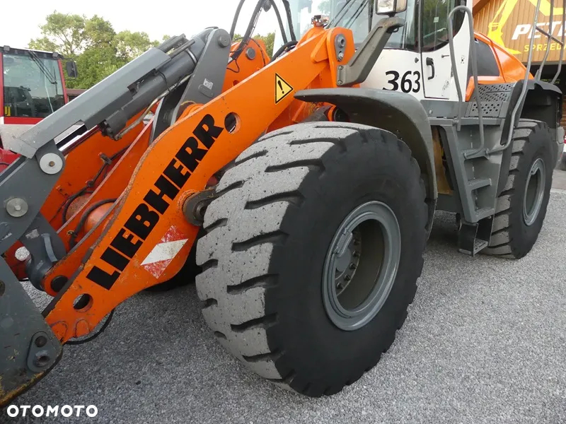 Liebherr L550 Z Niemiec / Szybkozłącze Łyżka + widły / Super Stan / - 30