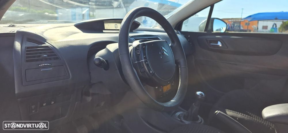 Citroën C4 1.6 HDi Exclusive - 17