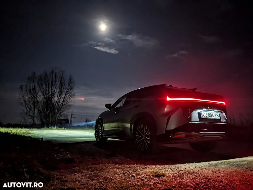 Lexus RZ 450e AWD Luxury - 4