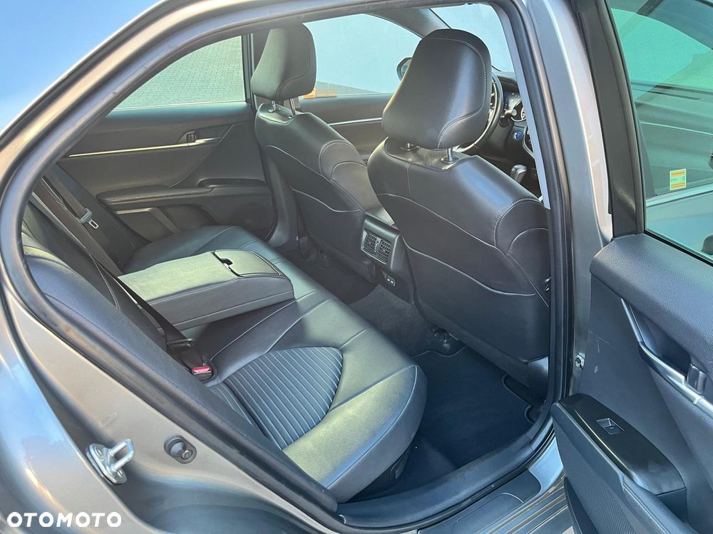 Toyota Camry 2.5 Hybrid Prestige CVT - 35