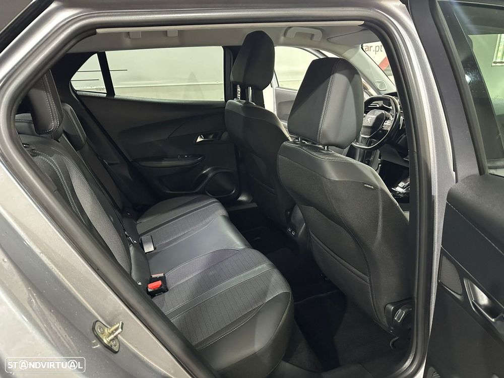 Peugeot 2008 1.5 BlueHDi Allure Pack EAT8 - 17