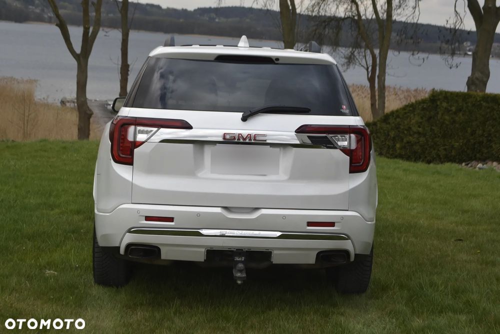 GMC Acadia - 29