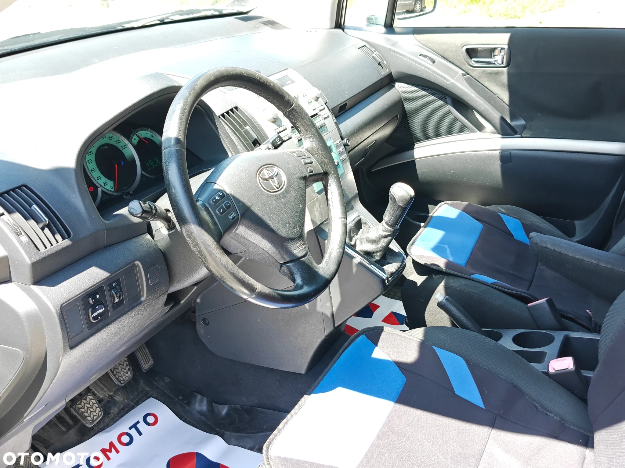 Toyota Avensis 2.0 D-4D - 7