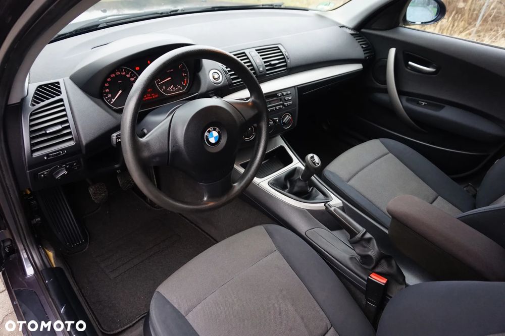 BMW Seria 1 116i - 23