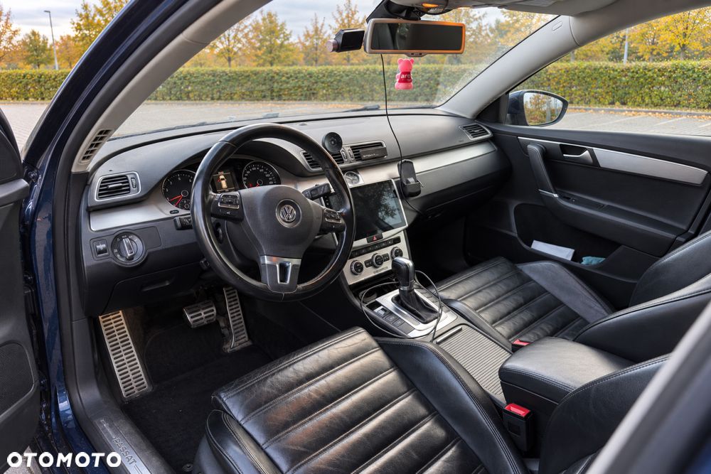 Volkswagen Passat - 4