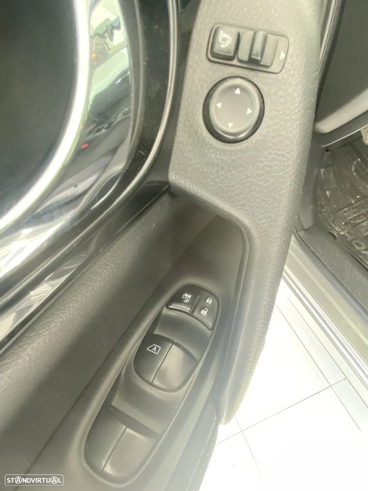 Nissan Qashqai 1.5 dCi N-Connecta - 22