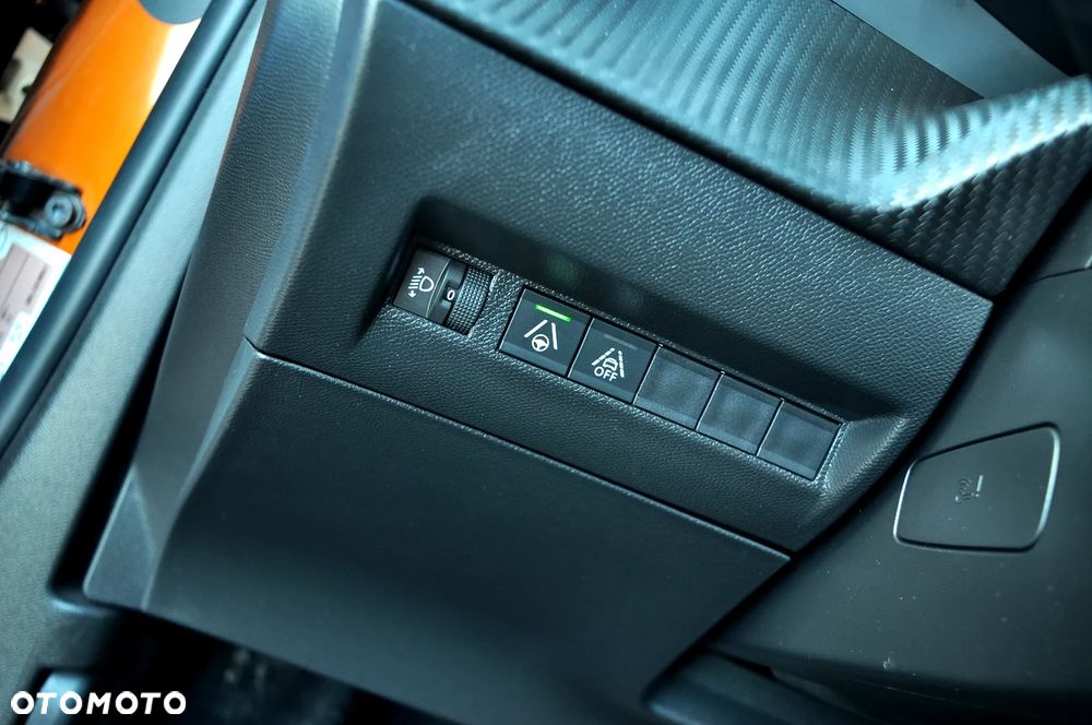 Peugeot 2008 1.2 Pure Tech GPF Allure S&S EAT6 - 30