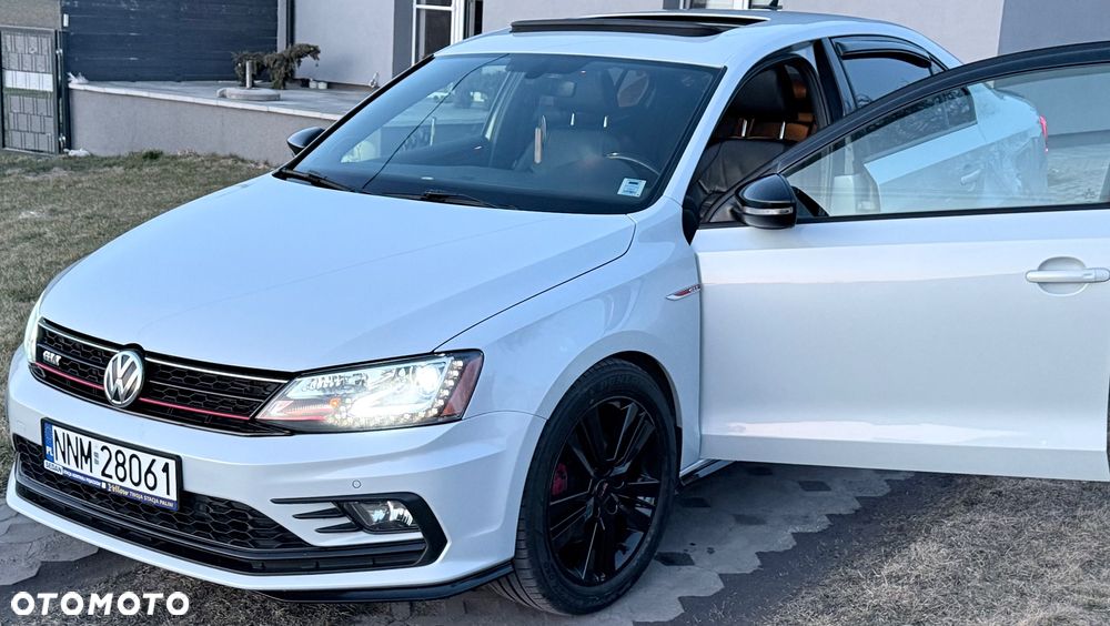 Volkswagen Jetta - 7