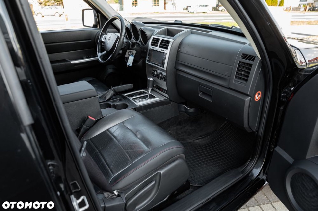 Dodge Nitro 4.0 V6 RT - 31