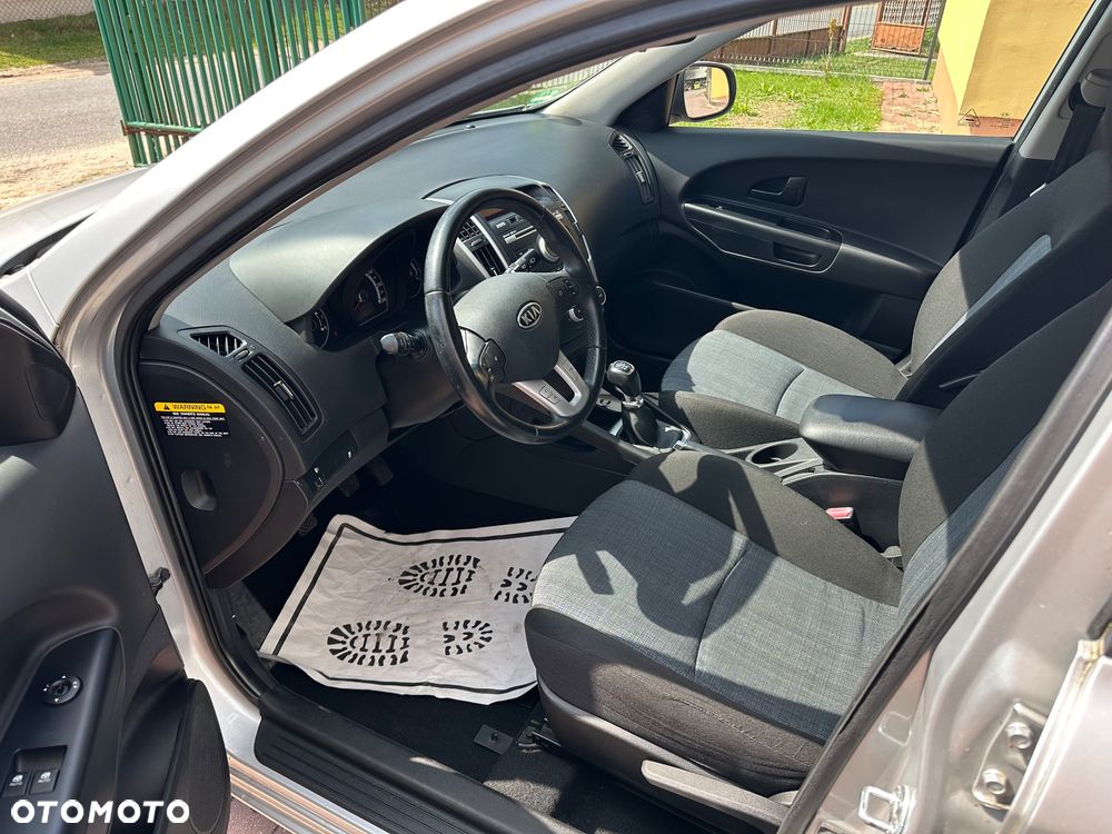 Kia Ceed 1.4 CVVT LX - 14
