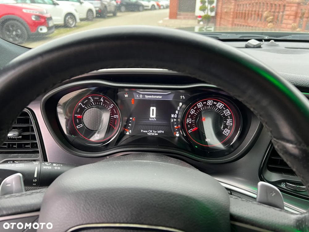 Dodge Challenger - 8