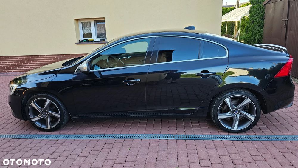 Volvo S60 T3 R-Design Summum - 3