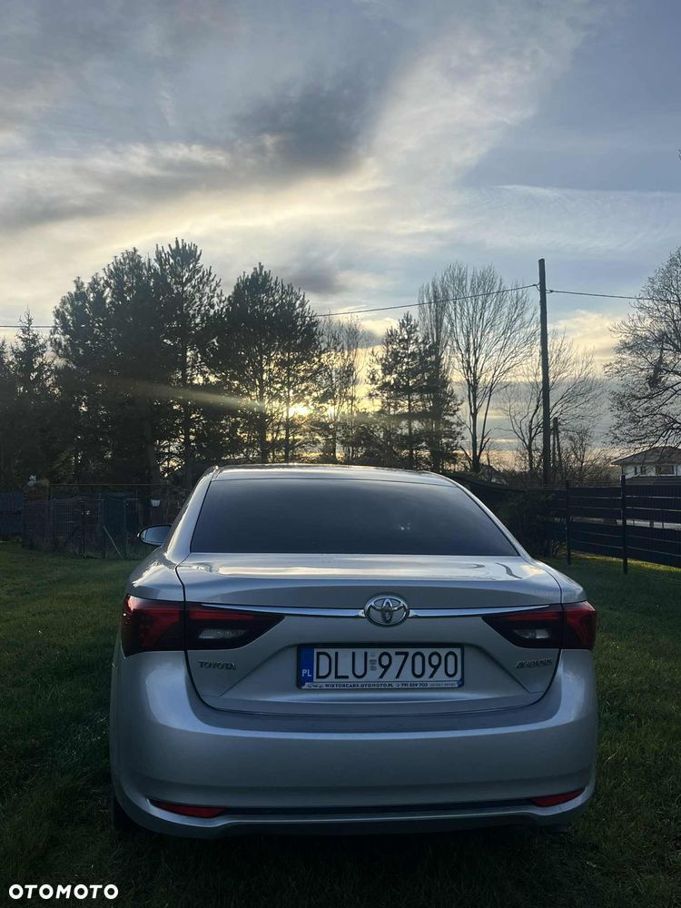Toyota Avensis - 5