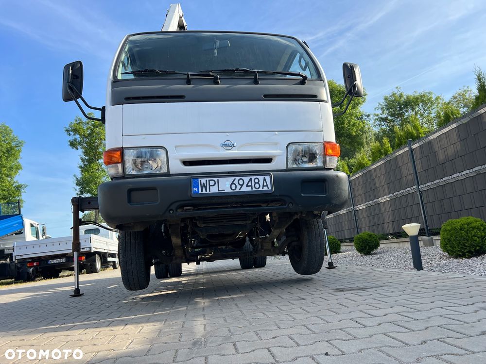 Nissan CABSTAR - 3