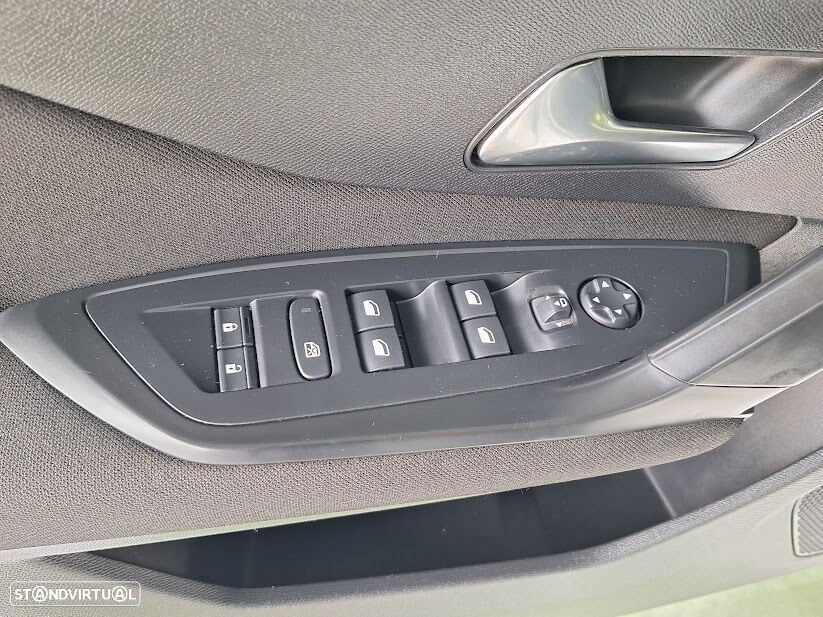 Peugeot 308 1.2 PureTech Active - 12