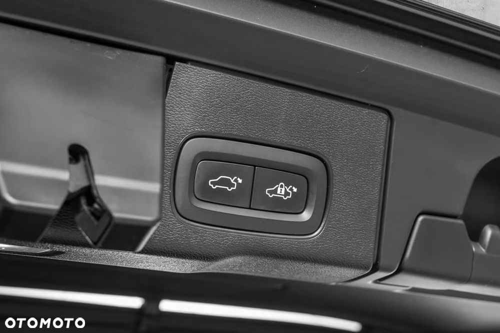 Volvo XC 60 T8 Plug-In Hybrid AWD R-Design - 15
