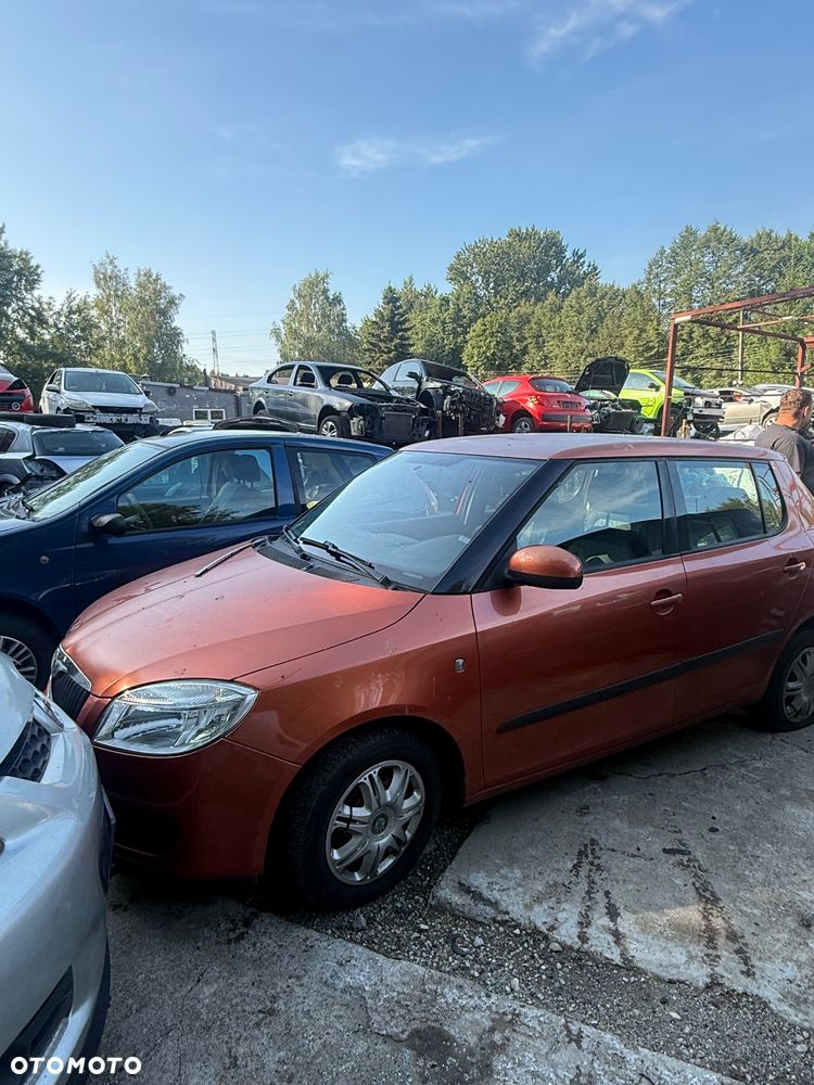 Skoda Fabia II 2 na części - 1